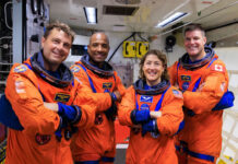 Artemis 2 astronotlarının kıyafetleri neden turuncu?