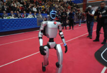 Robotlar arenaya çıktı: Genç mucitlerden teknoloji gövde gösterisi