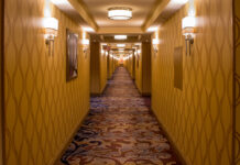 Otel halıları neden bu kadar “rüküş?” İşte bu durumun altında yatan sırlar